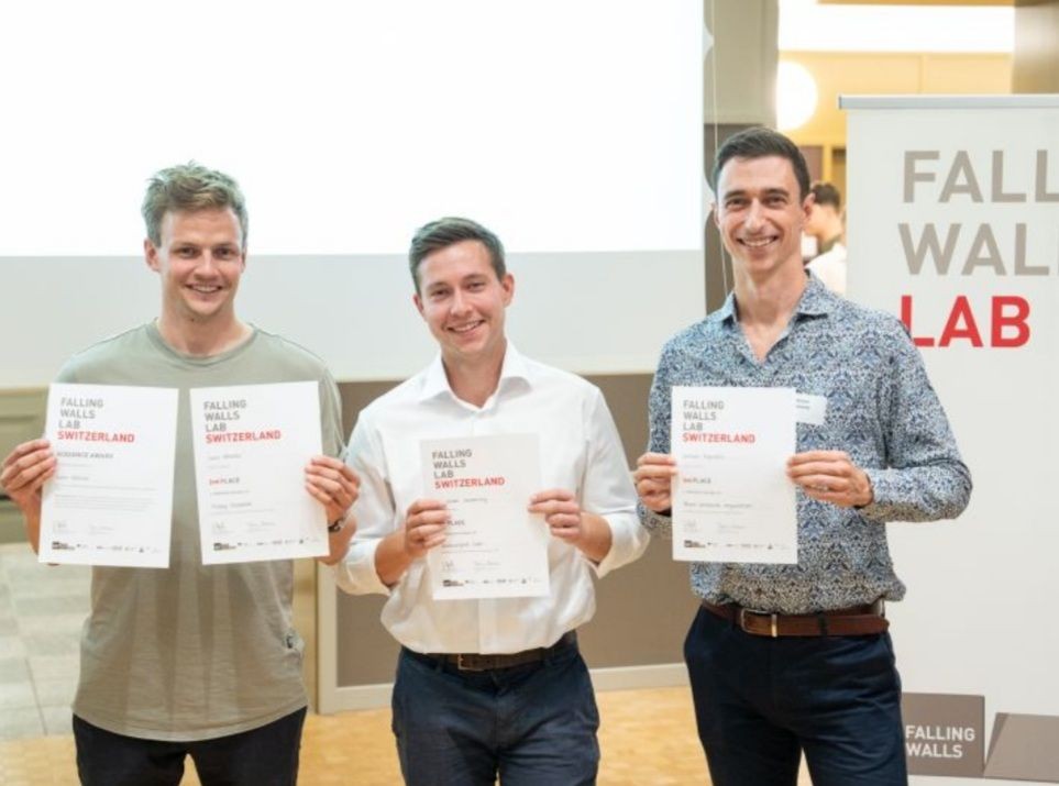 AlexJ wins Falling Walls!